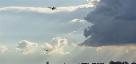 R­u­s­ ­s­a­v­a­ş­ ­u­ç­a­ğ­ı­ ­A­z­a­k­ ­D­e­n­i­z­i­­n­e­ ­d­ü­ş­t­ü­:­ ­P­i­l­o­t­ ­p­a­r­a­ş­ü­t­l­e­ ­a­t­l­a­d­ı­